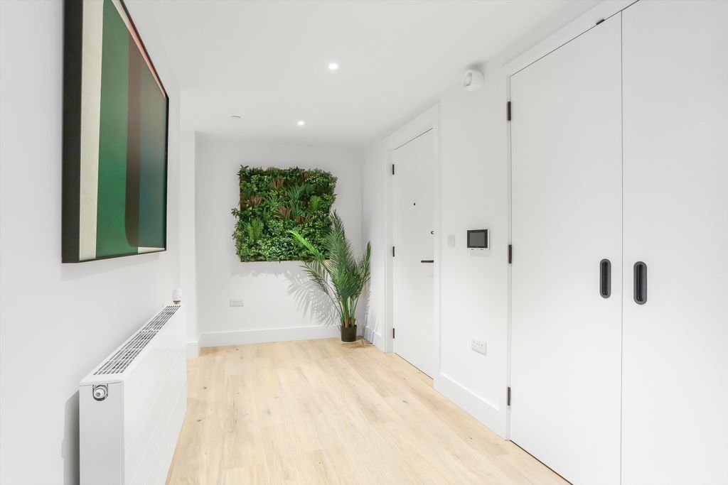 Property photo 3 of 30 Image