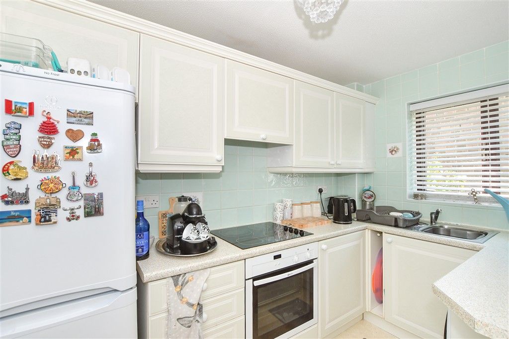 Property photo 1 of 8 Kitchen