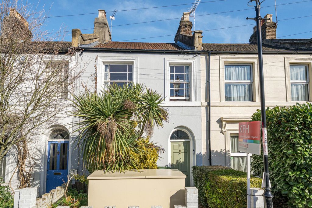 Property photo 1 of 17 1421033-17-69A599...