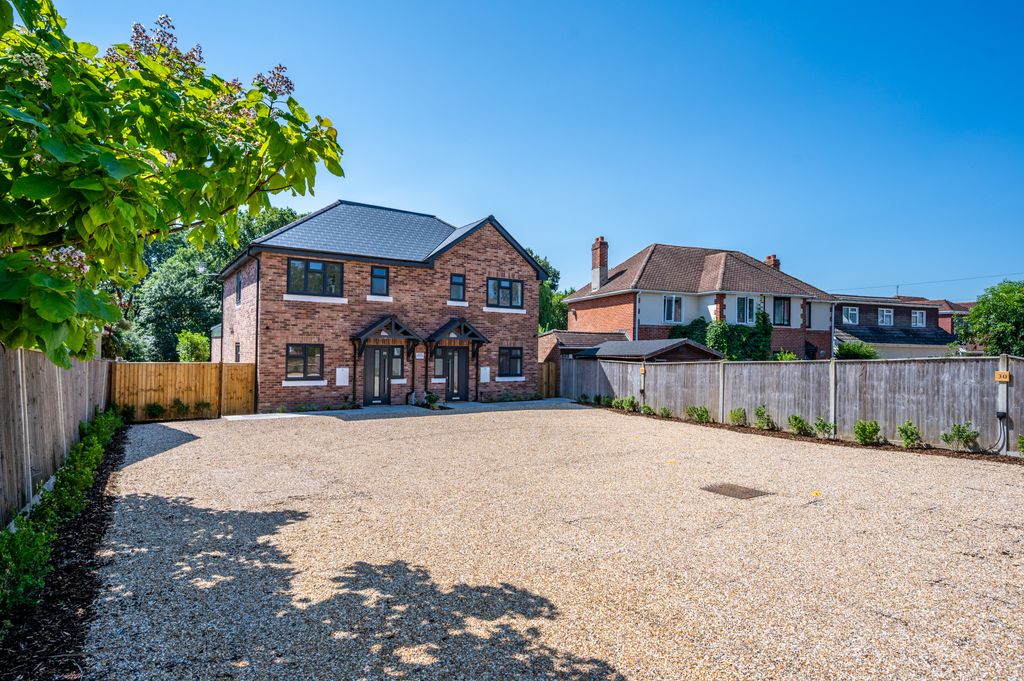 Property photo 1 of 32