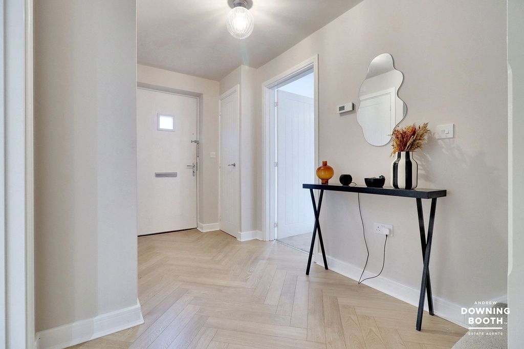 Property photo 3 of 24