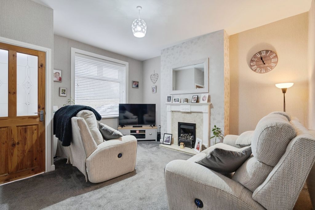 Property photo 2 of 20 Pbox-Img.Jpg