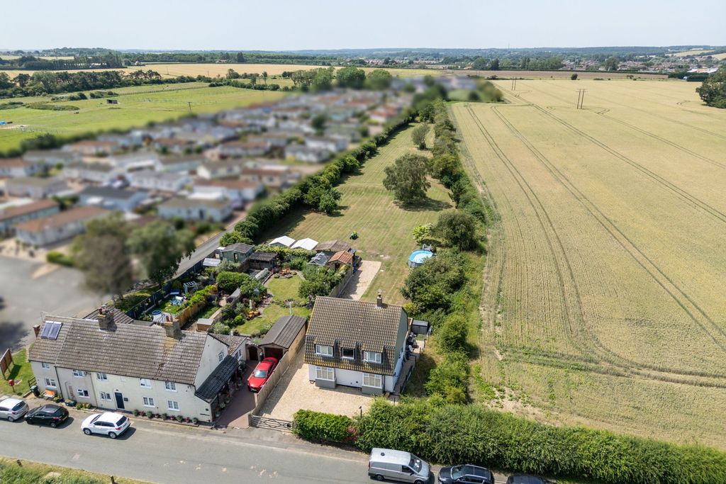Property photo 2 of 33