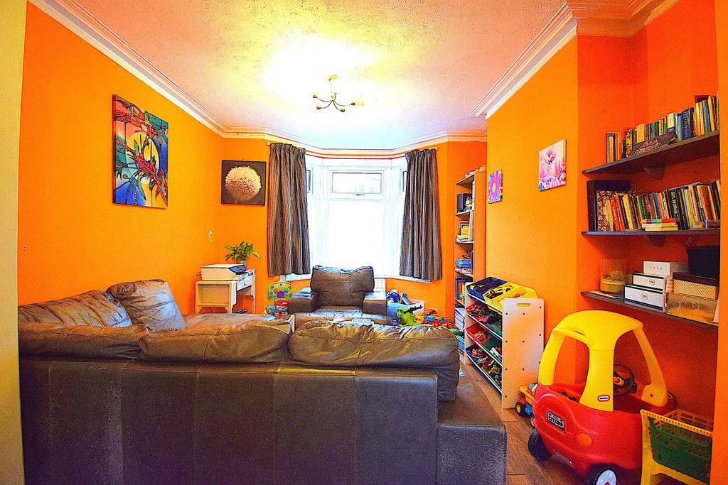 Property photo 2 of 18