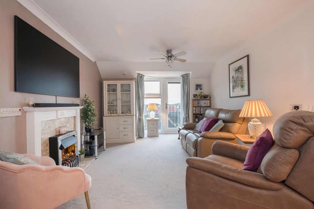 Property photo 3 of 19