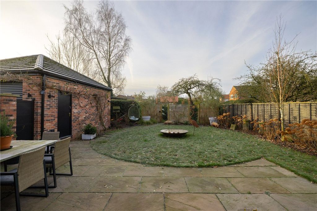 Property photo 2 of 34 Picture No. 03