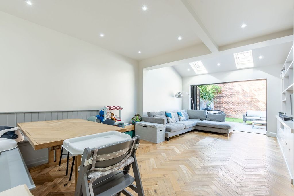 Property photo 2 of 13