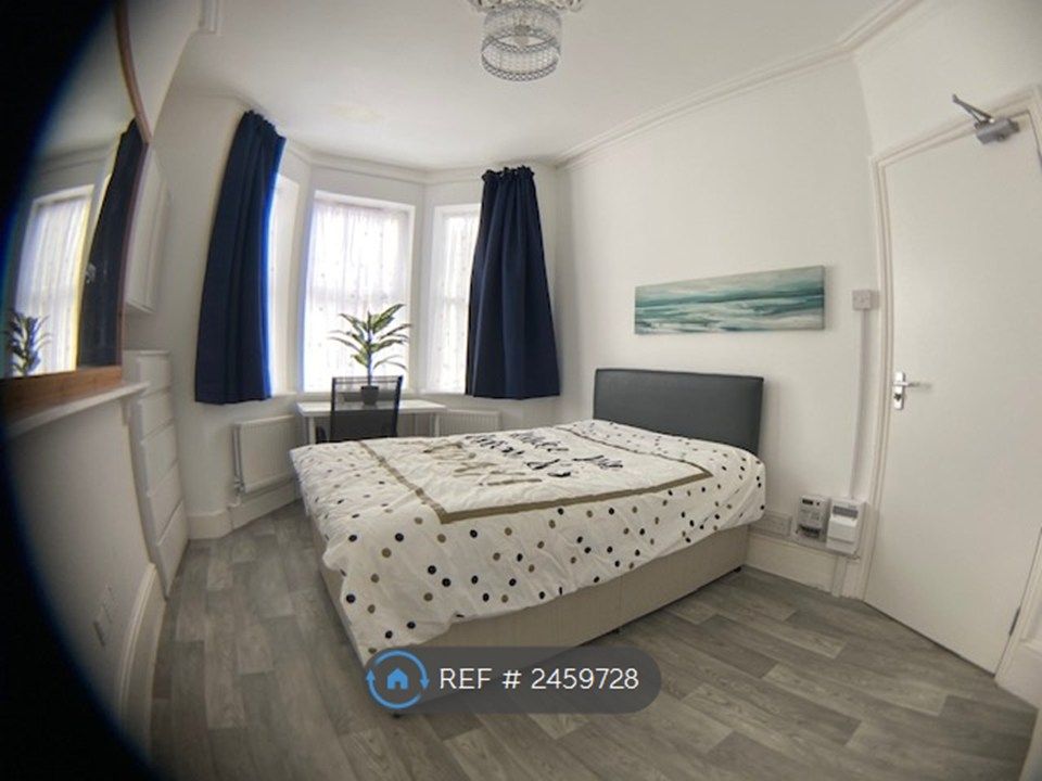 Property photo 1 of 9 Bedroom