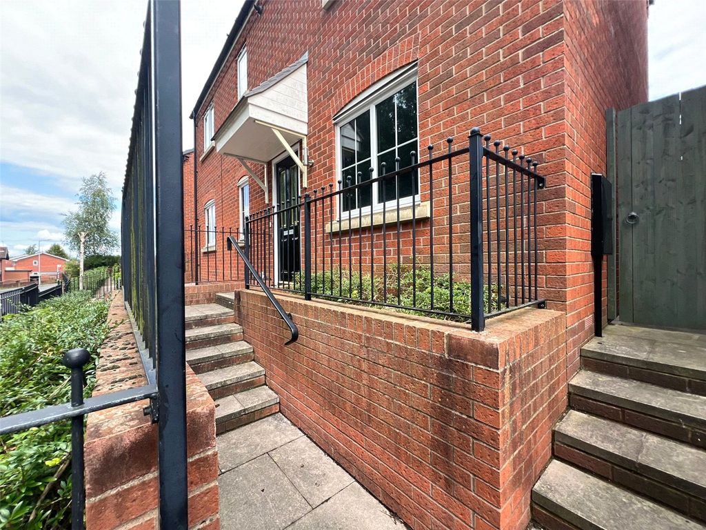 Property photo 2 of 14 Front