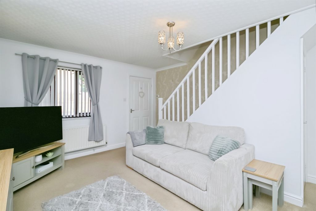 Property photo 3 of 12