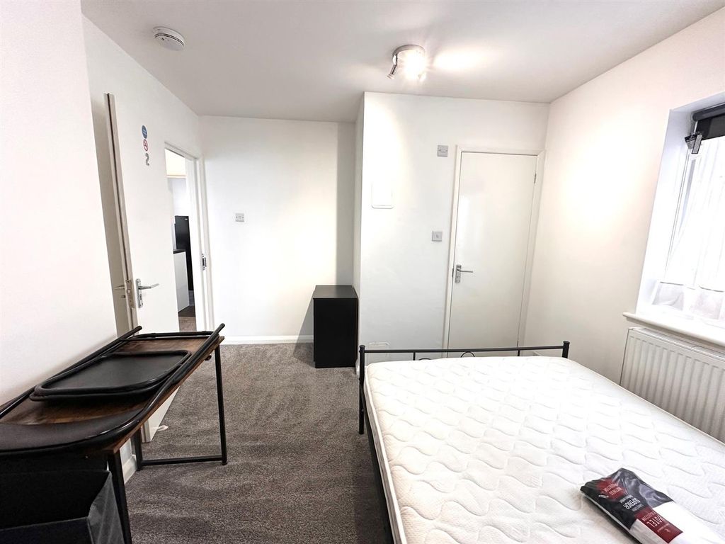 Property photo 3 of 26 B 2.Jpg