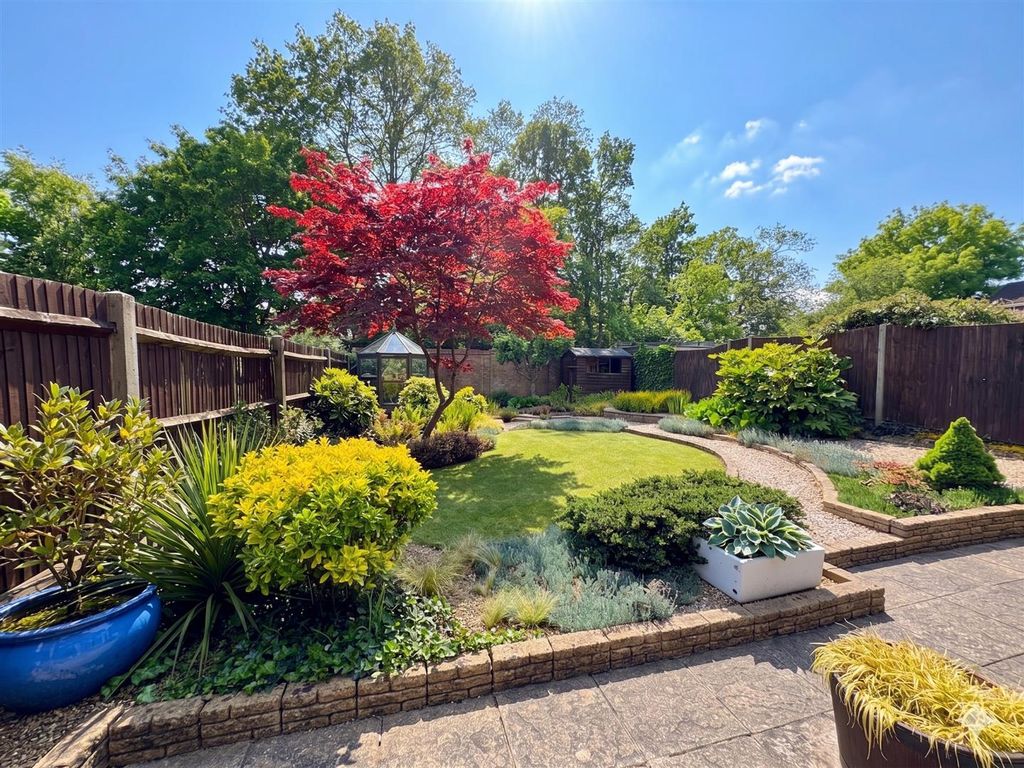 Property photo 2 of 14 Garden.Jpg