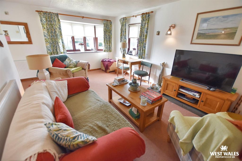 Property photo 2 of 19 14 (87).Jpg