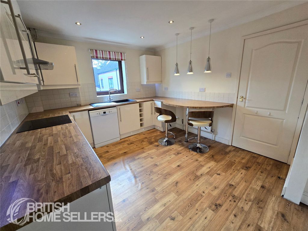 Property photo 2 of 25 Picture No. 21