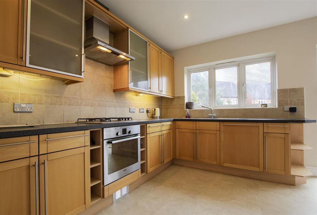 Property photo 3 of 16 Kitchen/ Diner