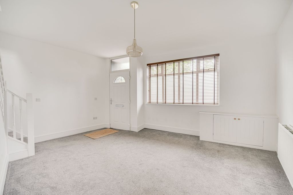 Property photo 3 of 25