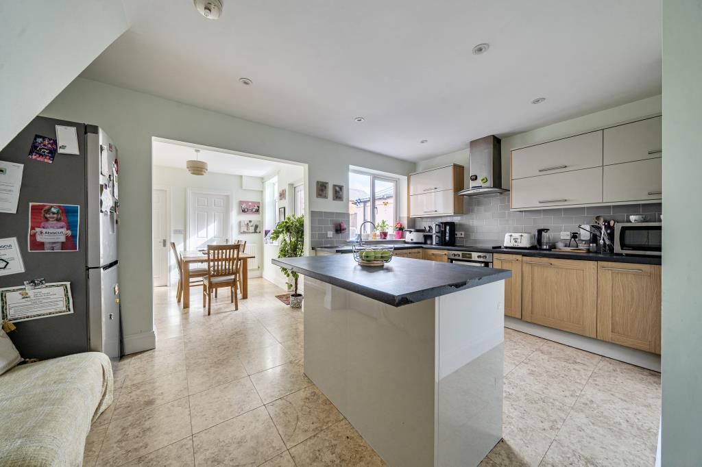 Property photo 3 of 16 Kitchen