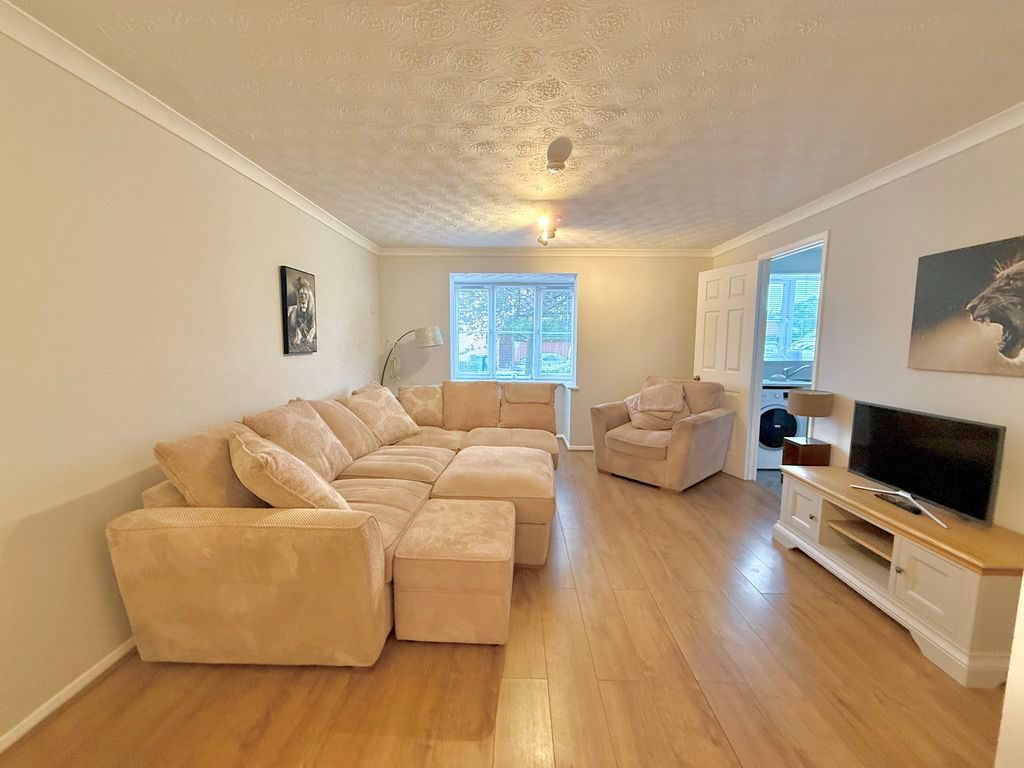 Property photo 3 of 9 Lounge/Diner