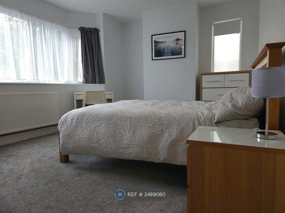 Property photo 2 of 14 Large Double