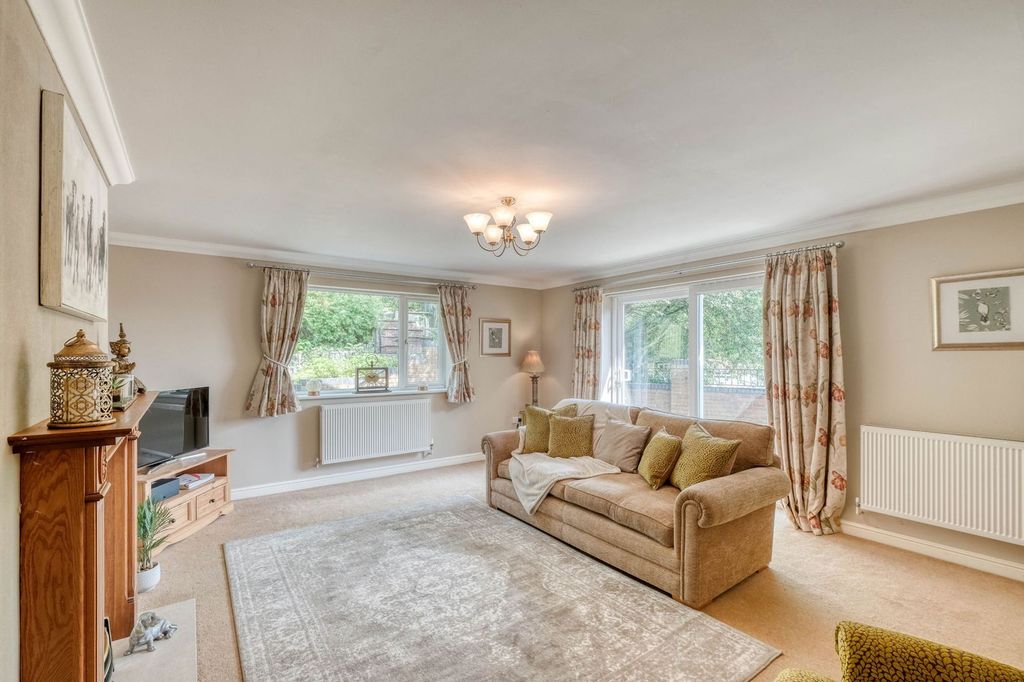 Property photo 3 of 18