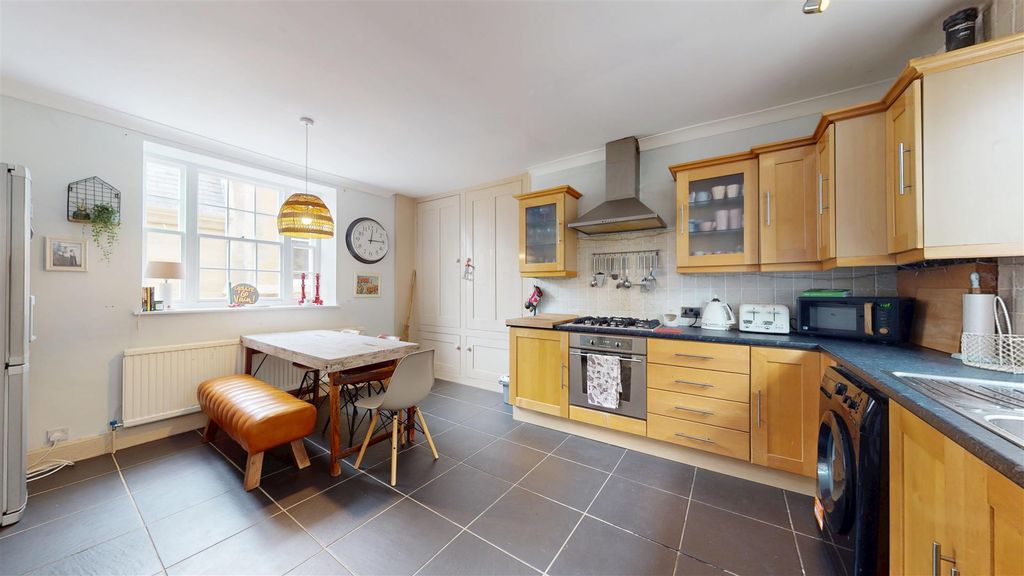Property photo 3 of 13 Kitchen Diner
