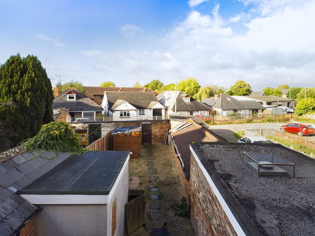 Property photo 2 of 6 Cam00076P1-Pr0195-Still03