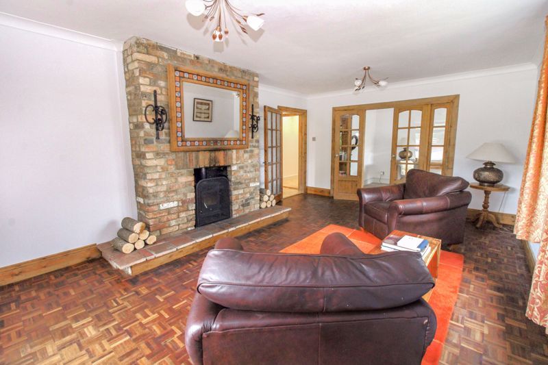 Property photo 2 of 11 Lounge