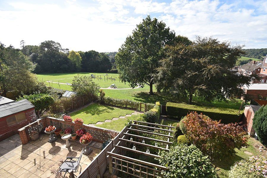 Property photo 2 of 20