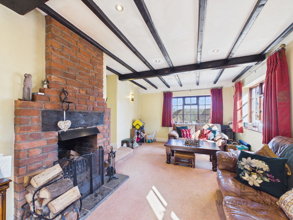 Property photo 2 of 34
