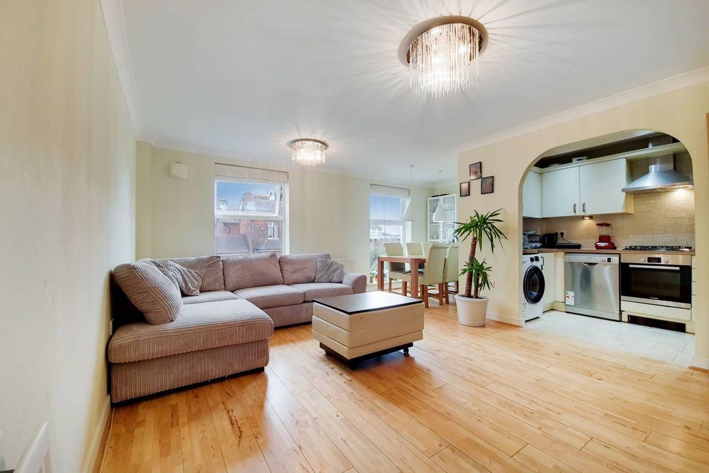 Property photo 2 of 12