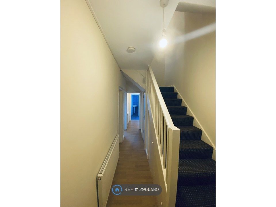 Property photo 2 of 33