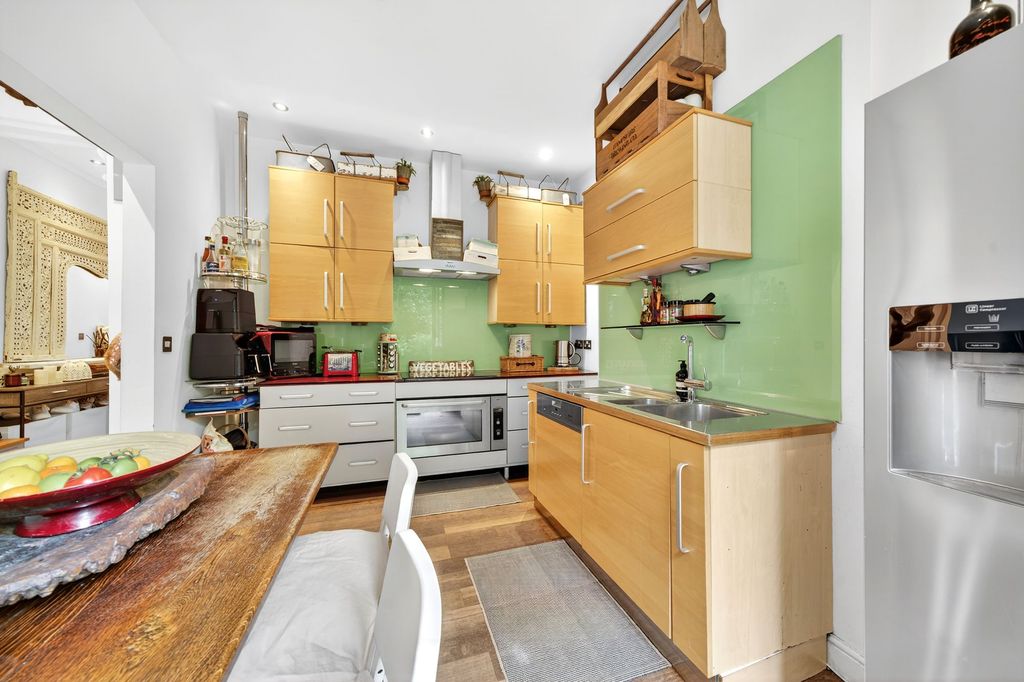 Property photo 3 of 19 84 Upper Floors - Kitchen