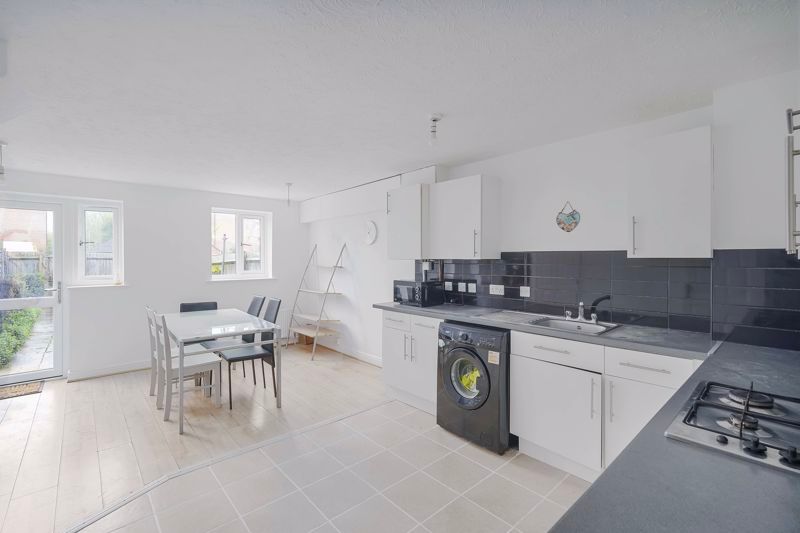Property photo 2 of 16 Photo 26