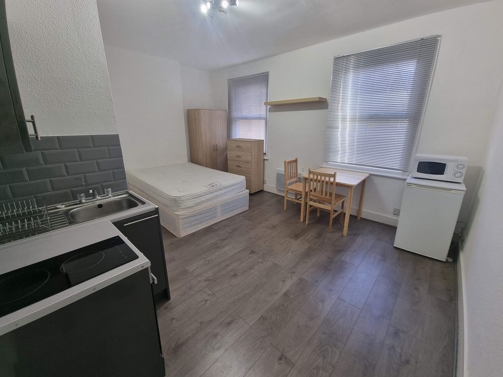 Property photo 1 of 3