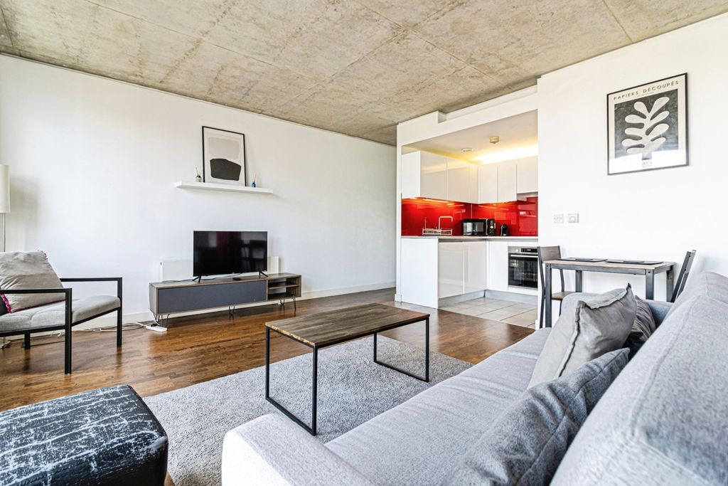 Property photo 2 of 8 Photo