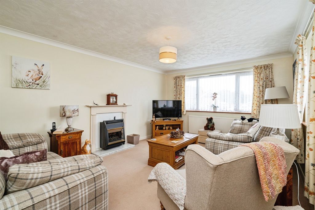 Property photo 3 of 17