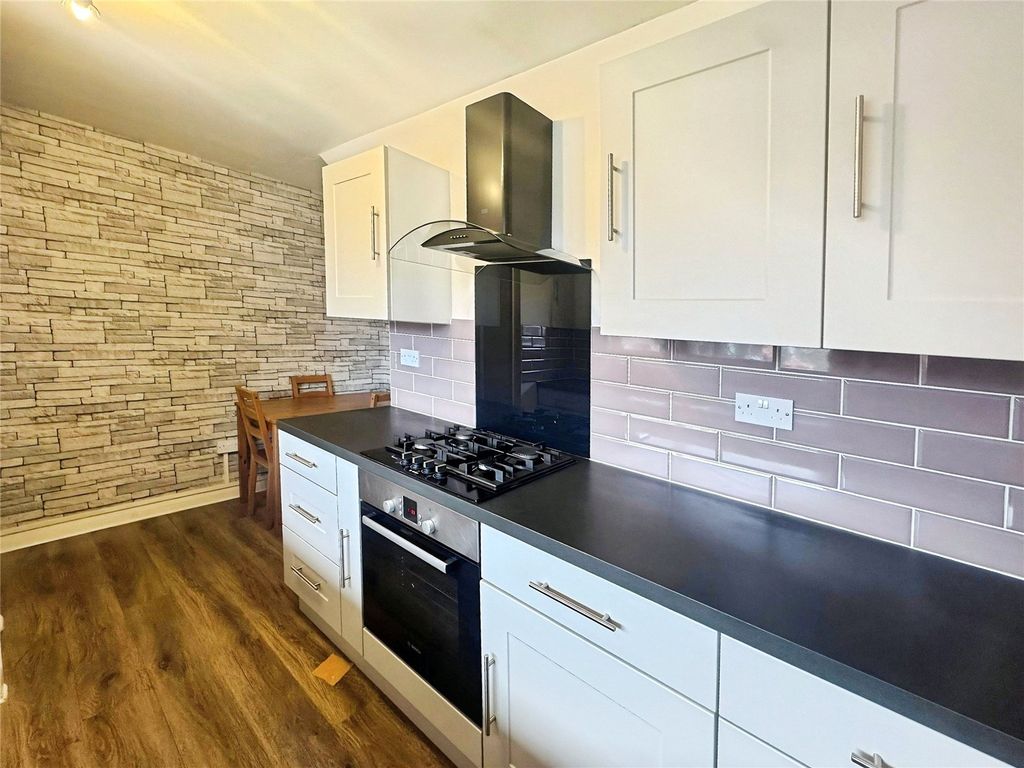 Property photo 2 of 12 Picture No. 21