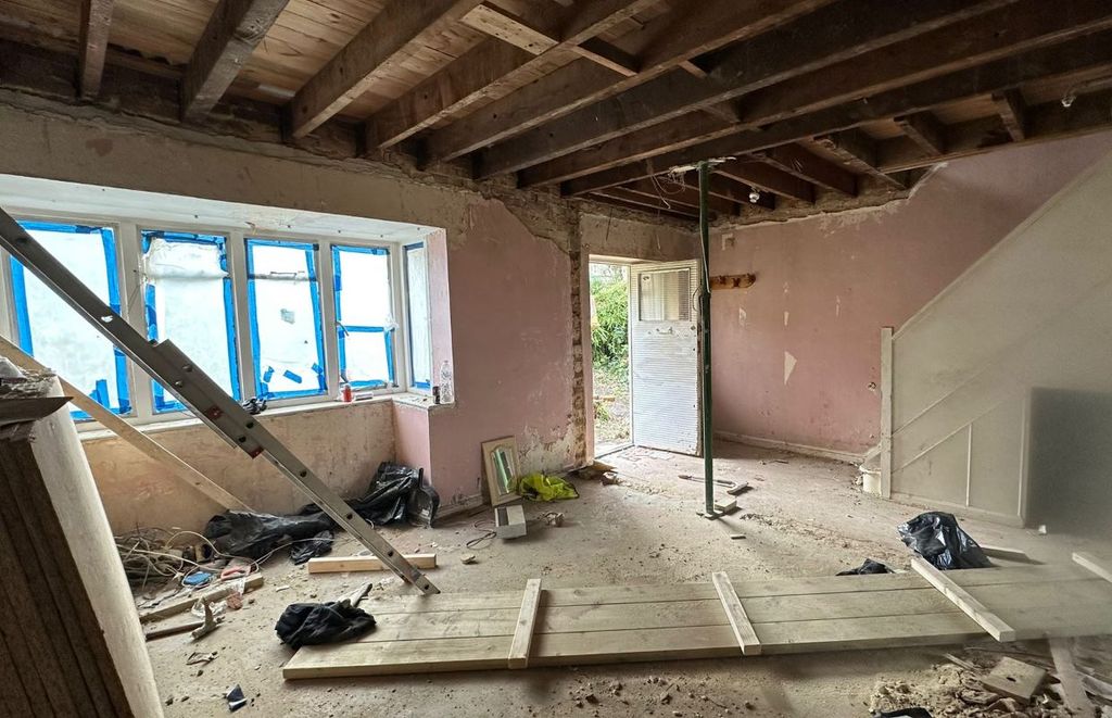 Property photo 3 of 17