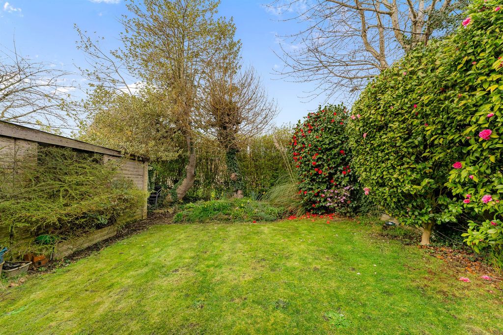 Property photo 2 of 34