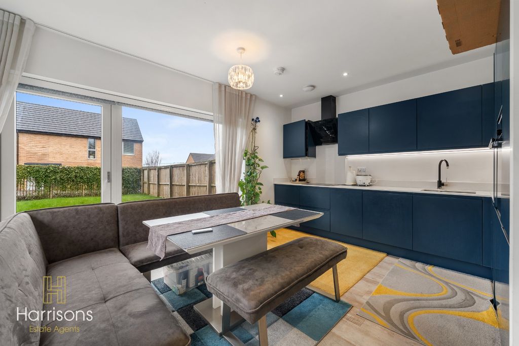 Property photo 2 of 28 4824782