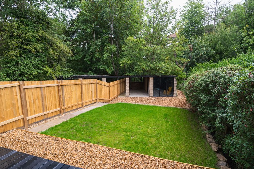 Property photo 3 of 36