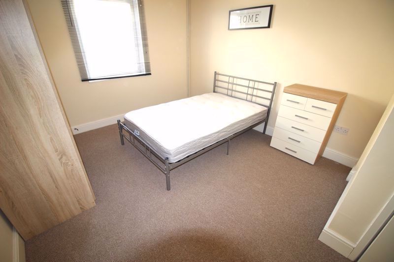 Property photo 3 of 7 Photo 6