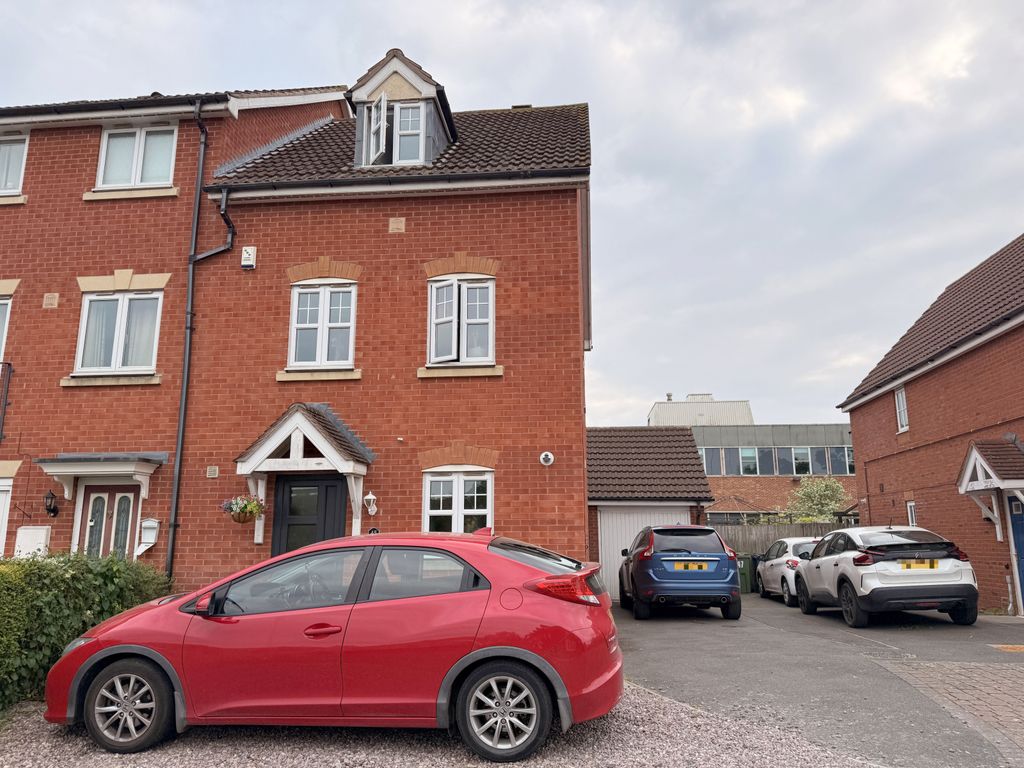 Property photo 1 of 18 3Â Bedroom Town House For Sale