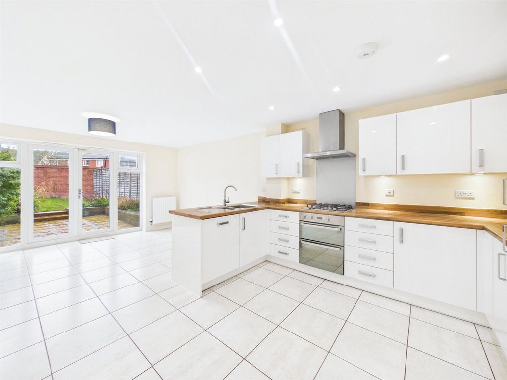 Property photo 2 of 16 Picture No. 33