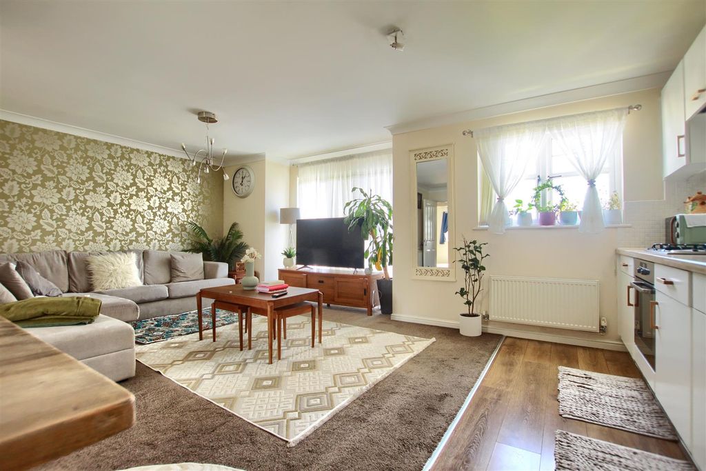 Property photo 3 of 9 Sg3.Jpg