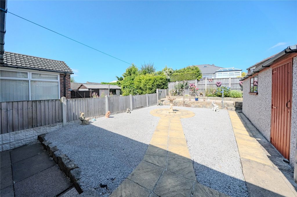 Property photo 3 of 11 Garden
