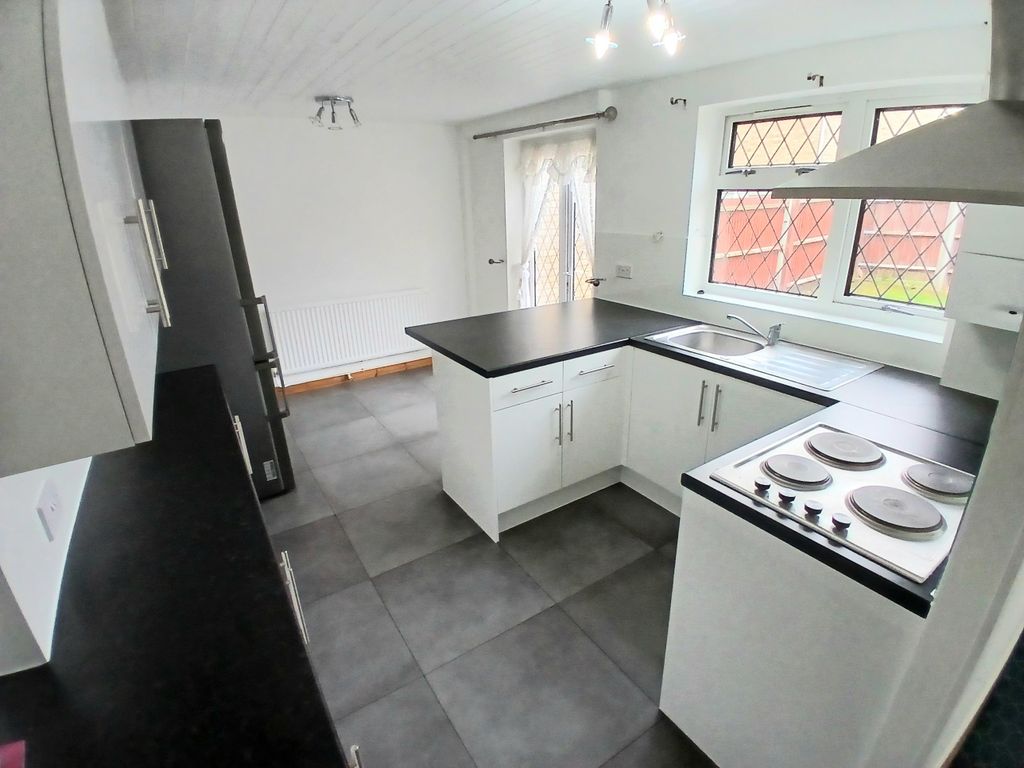 Property photo 2 of 33 Image