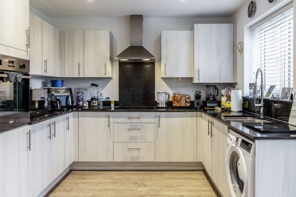 Property photo 3 of 23 21 Conway Drive (Bourne)-18