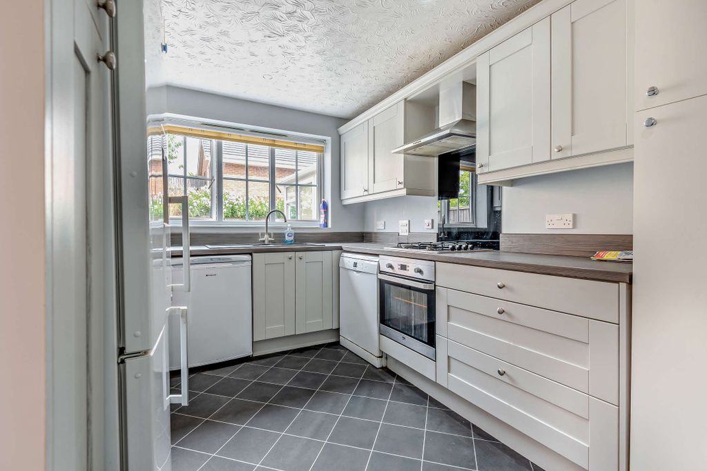 Property photo 3 of 29