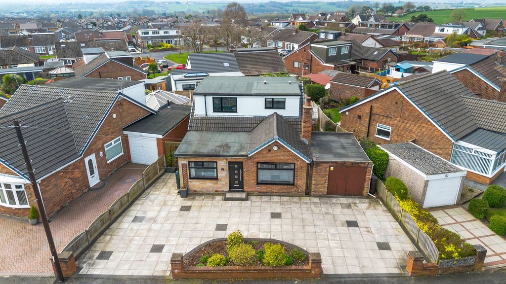 Property photo 2 of 25